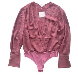 Favorite Daughter Women M Mauve Floral The Date Blouse Satin Bodysuit FSHFSN2001